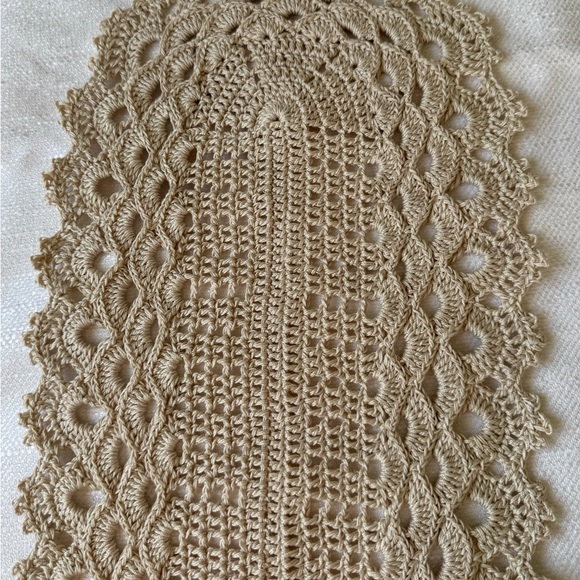 Table Runner Handmade Crochet New 100 % Cotton 43 in x 9 in